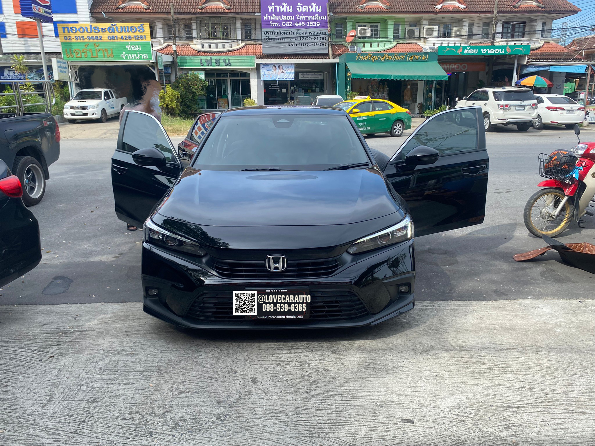 พรมปูพื้นรถยนต์ 6D Honda Civic FE 2022 สีกาแฟ