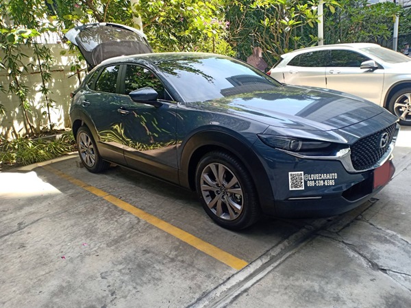 ผ้ายางปูพื้นรถยนต์ Mazda CX-30 ลายลูกศรสีน้ำตาล