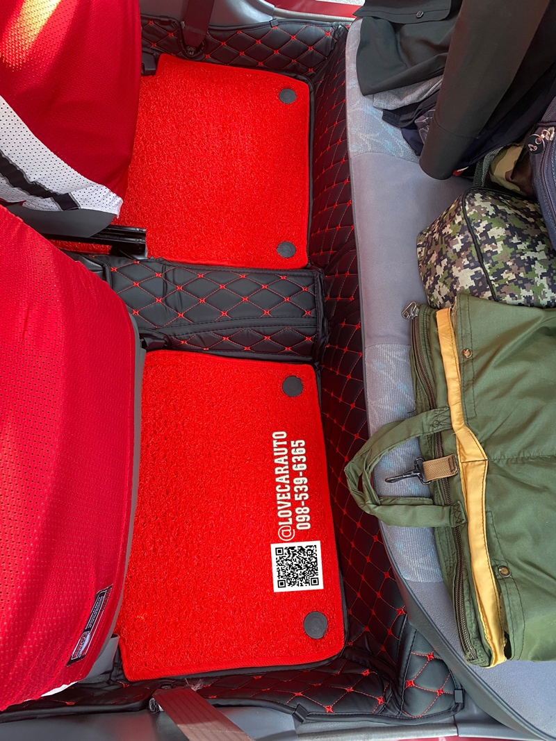 พรมปูพื้นรถยนต์ Toyota Soluna โฉมแรก สีดำด้ายแดง+ไวนิลแดง