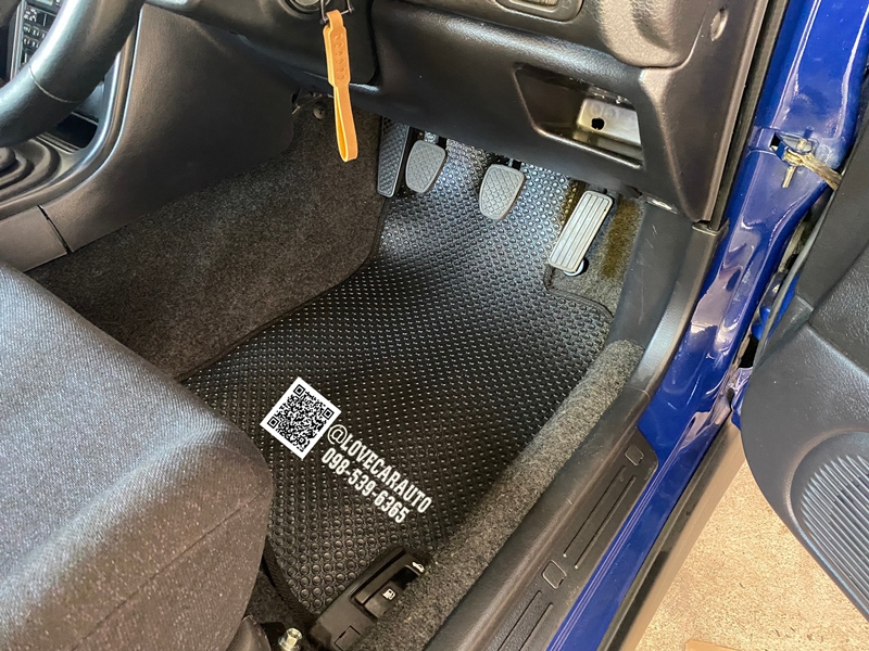 พรมปูพื้นรถยนต์ Subaru Impreza กระดุมเล็กดำ