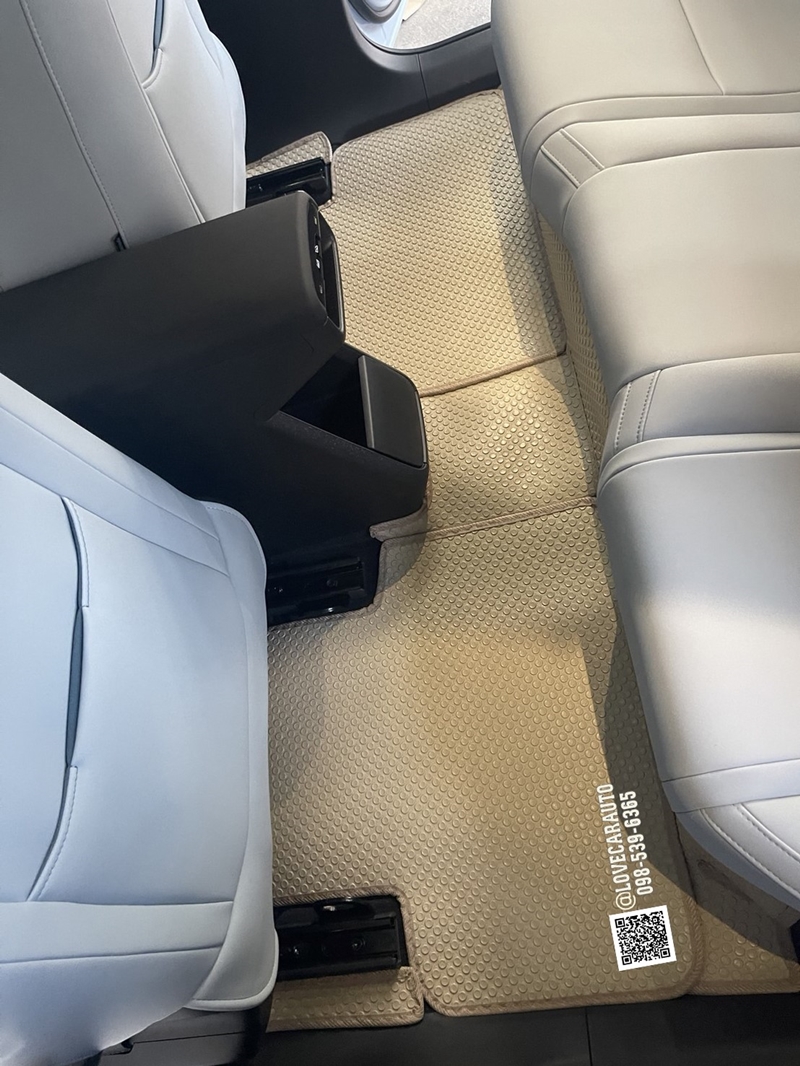 พรมปูพื้นรถยนต์ Volvo EX30 2024 พรมกระดุม สีครีม