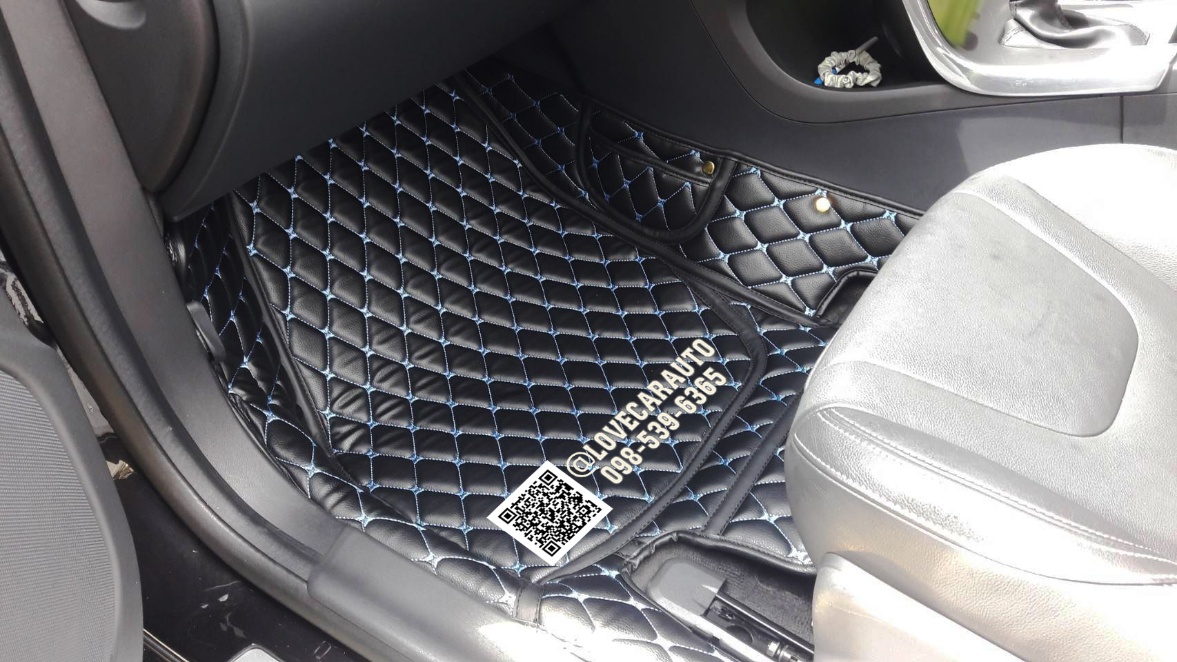 พรมปูพื้นรถยนต์ 6D Volvo V60 ดำด้ายฟ้า+แผ่นท้าย