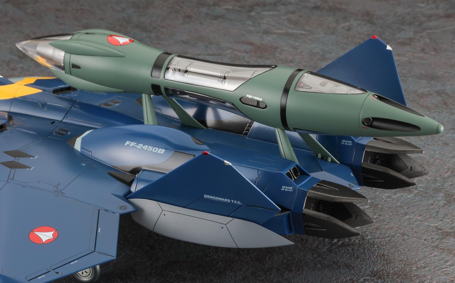 **MTS Toys**Hasegawa Macross Plus 1/72 : YF-21 w/Fast Pack & Fold Booster