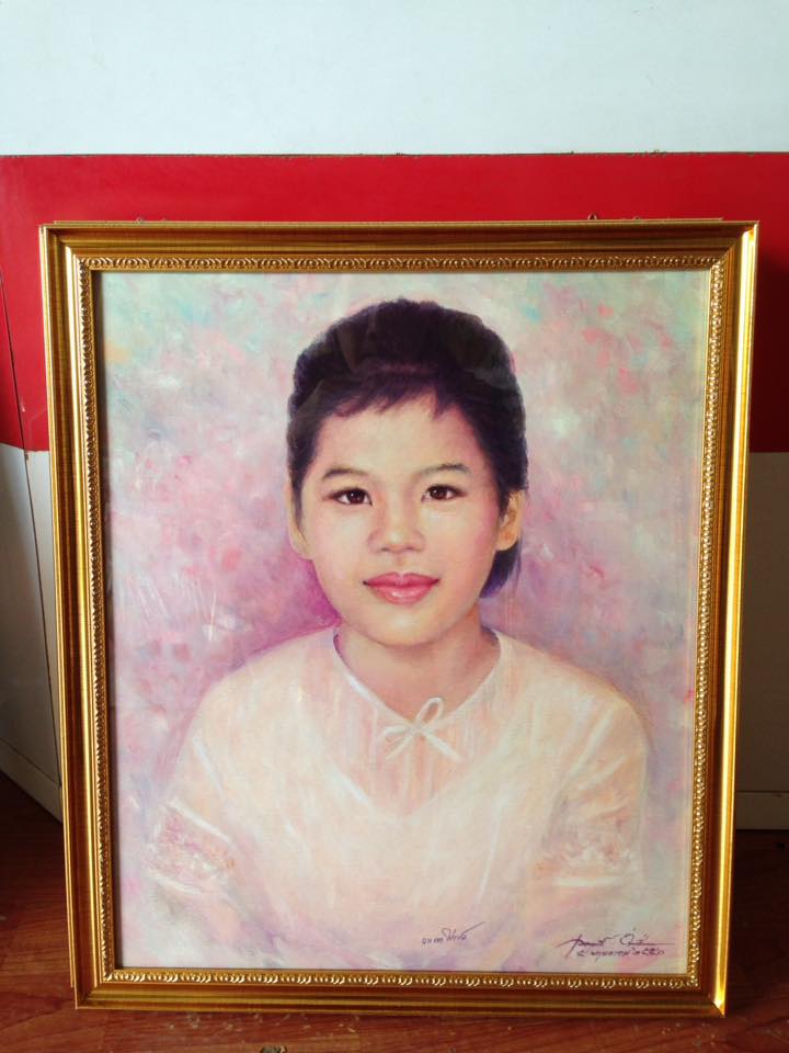 กรอบรูปไม้สีทอง 1" พระบรมฉายาลักษณ์ และ พระบรมสาทิสลักษณ์ ของพระบรมวงศานุวงศ์ ครั้นทรงพระเยาว์