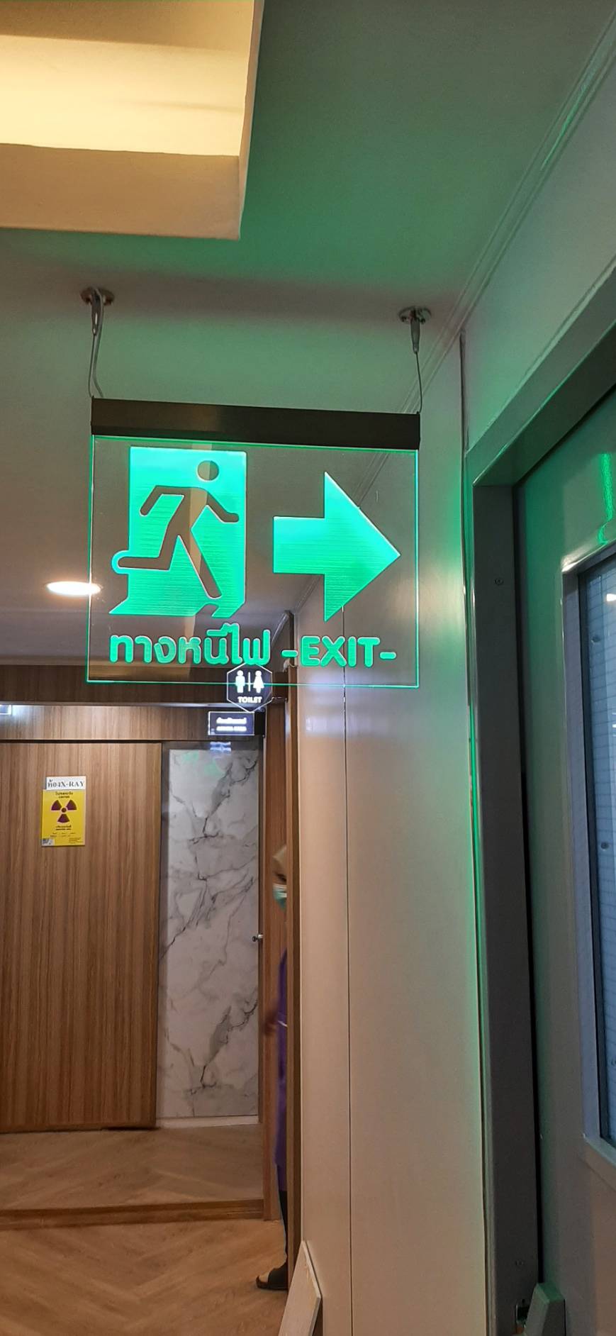 รับทำป้ายทางหนีไฟ ป้ายทางหนีไฟ EXIT