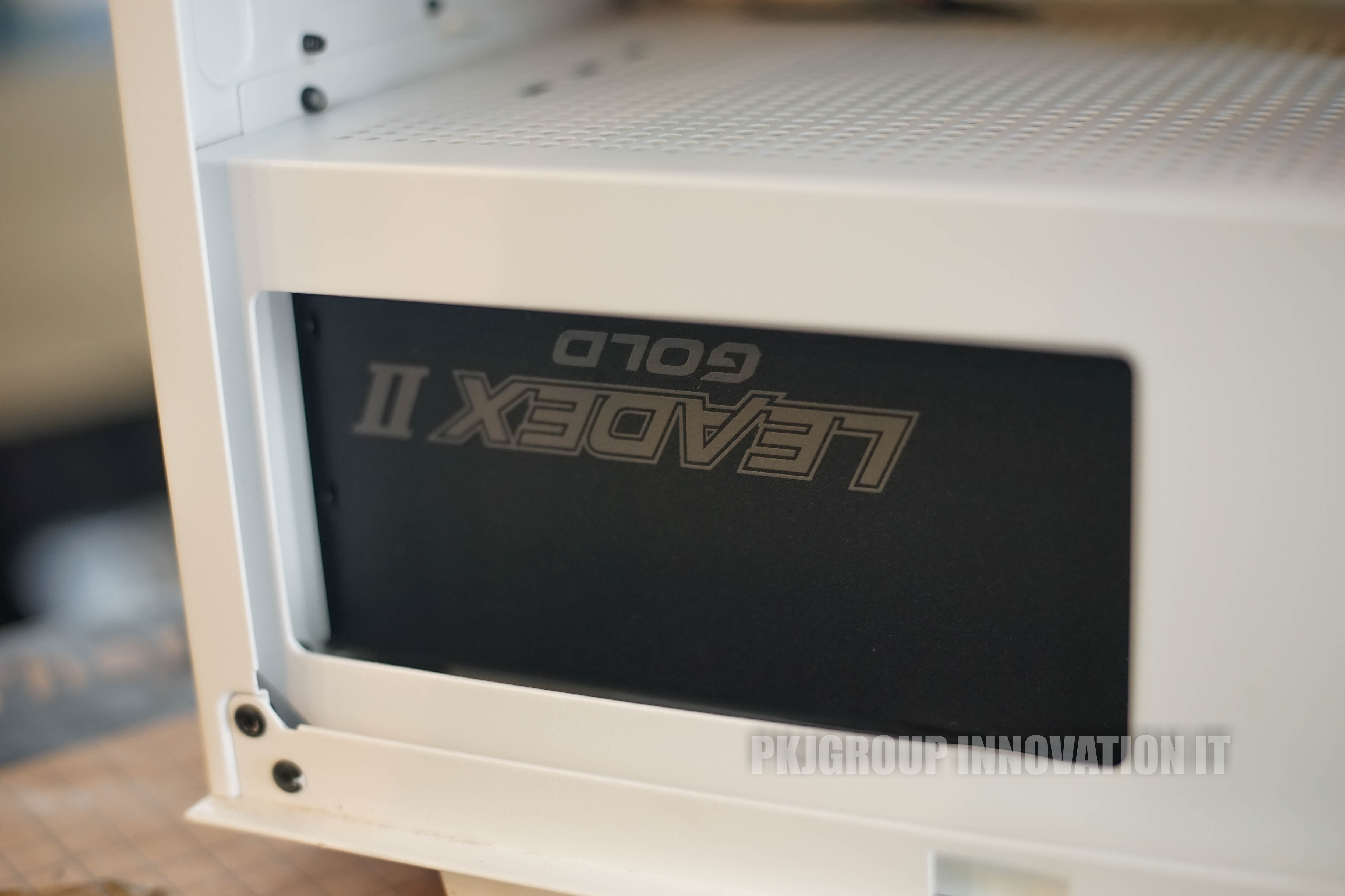 คอมเล่นเกมมือสอง i7-7700 RAM 16 GB M.2 1 TB GTX1070 มีชุดน้ำ 3 ตอน