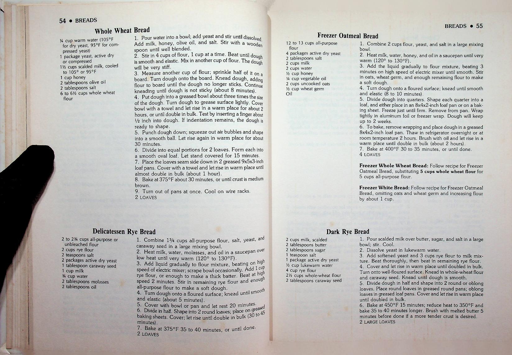 The American Family Home Cookbook (ฉบับภาษาอังกฤษ)