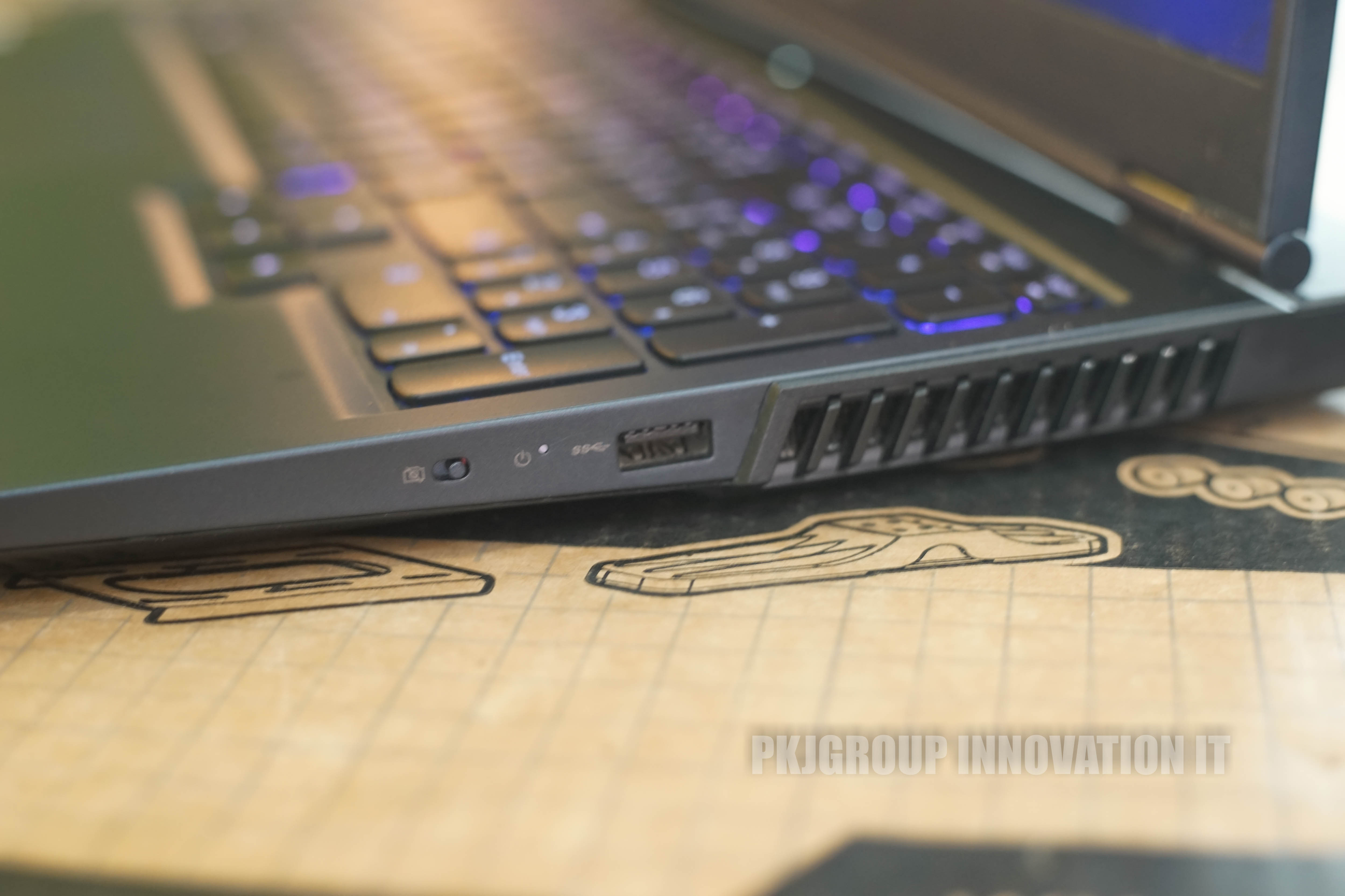 โน๊ตบุ๊คเล่นเกมมือสอง Lenovo legion 5 15ACH6H-82JU000ETA Ryzen 7 5800H RAM 16 GB M.2 2 ตัว RTX3060