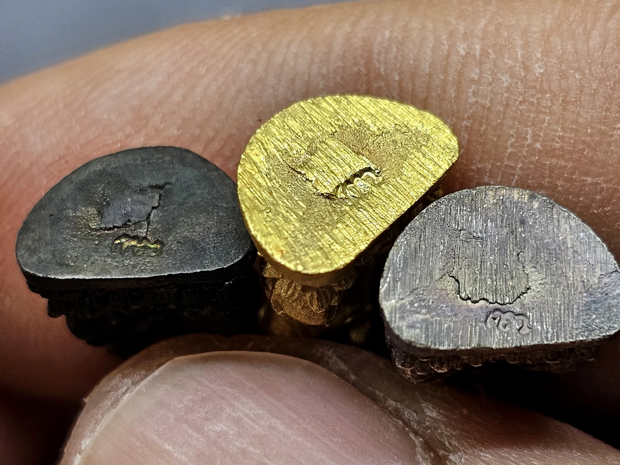 เจ้าแม่กวนอิม หลวงพ่อแพ วัดพิกุลทอง ปี2535 ชุดทองคำ รุ่นอนุสรณ์ 100 ปี พร้อมกล่องเดิมๆ