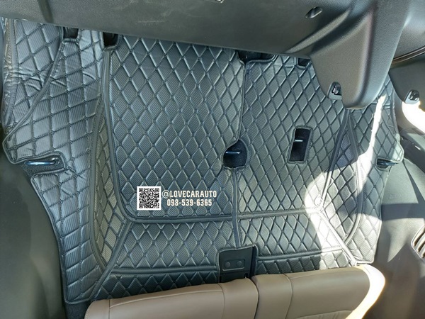 พรม6D Isuzu Mu-X 2023 สีดำด้ายดำลายเคฟล่า + ท้ายพับเบาะสีน้ำเงินด้ายทอง