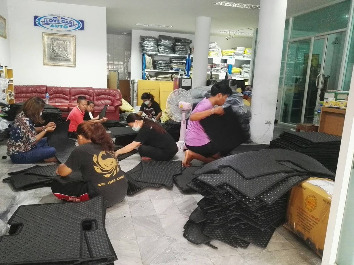 รับตัดพรมปูพื้นรถยนต์