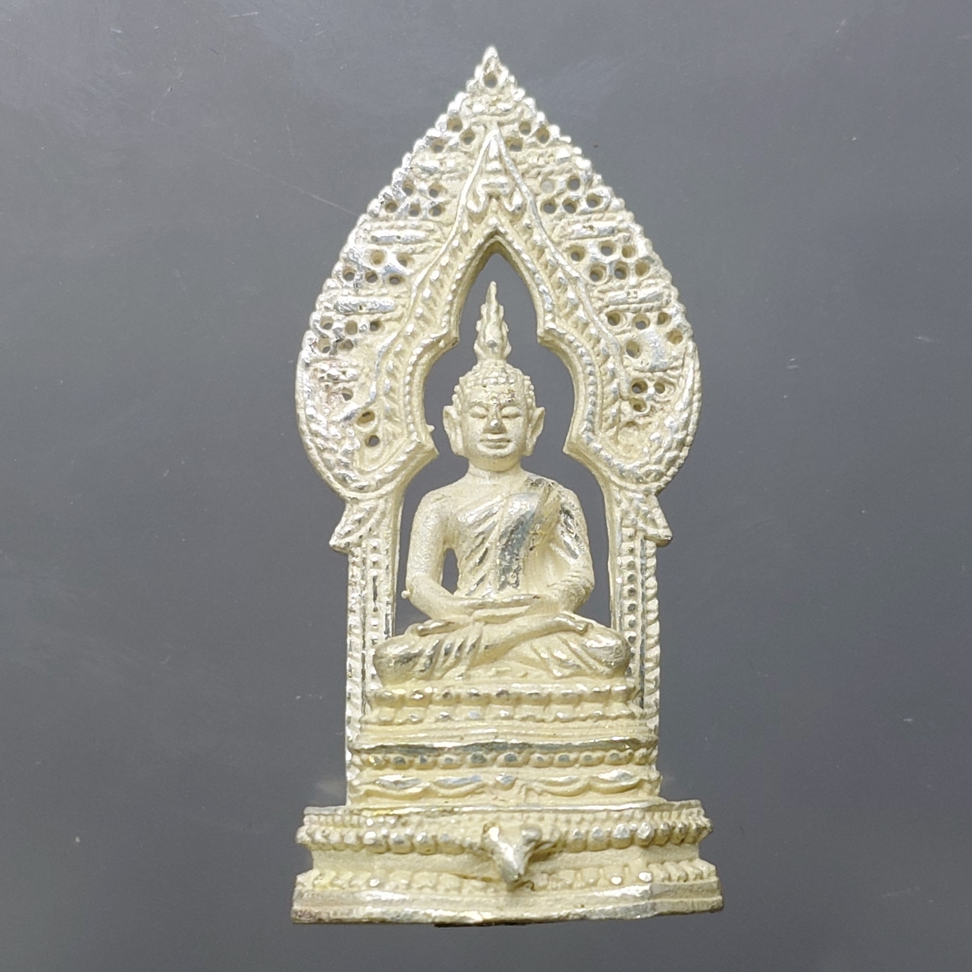 พระนิรันตราย ๑๕๐ ปี แห่งการสถาปนา วัดราชประดิษฐสถิตมหาสีมาราม ปี2557 เนื้อเงิน พร้อมกล่องเดิม