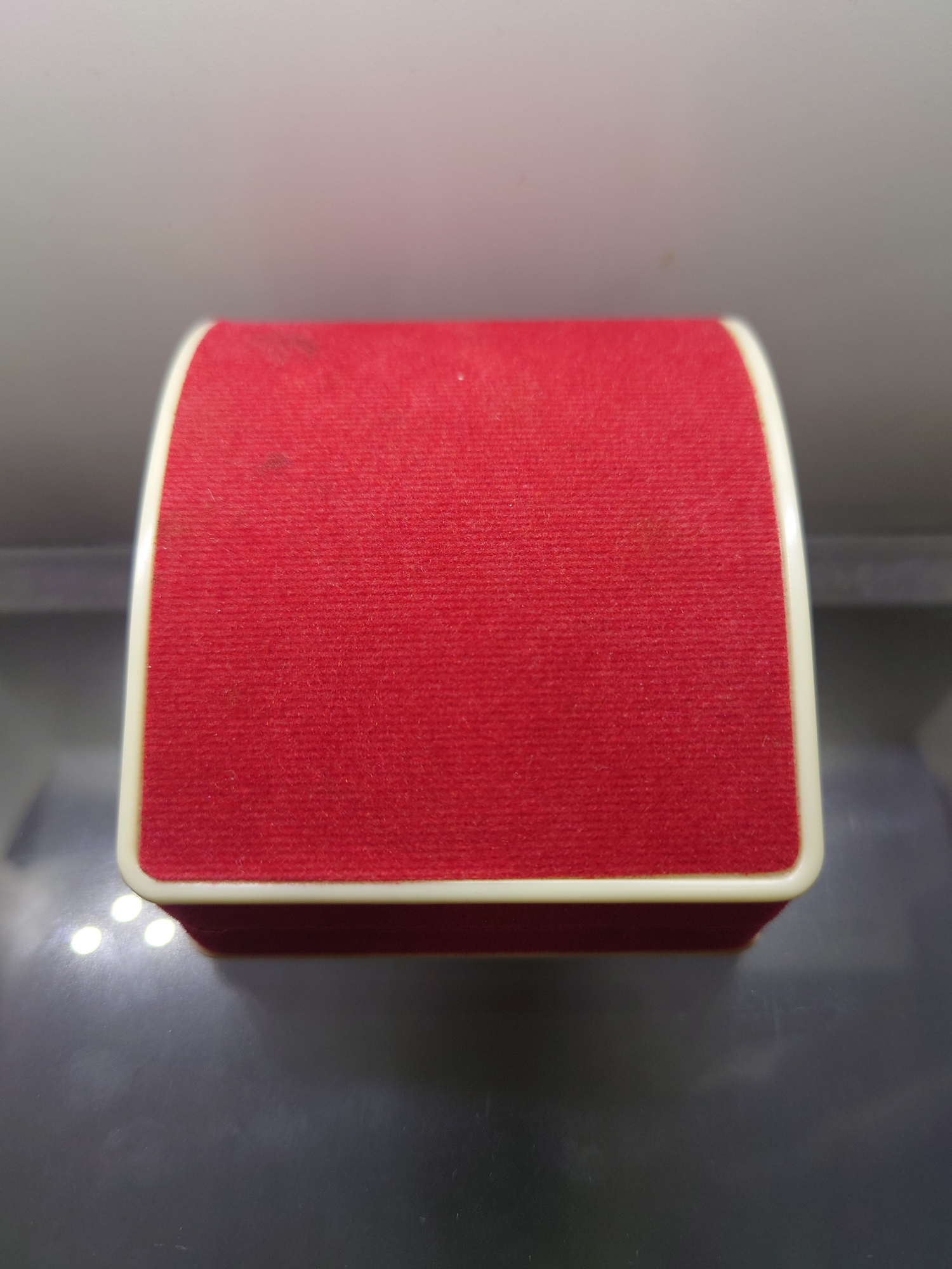 พระกริ่งญาณวเรศ (กริ่งปวเรศน้อย) ฐานบรรจุพระเกศาและจีวร เนื้อนวโลหะ พิม์ใหญ่ สมเด็จพระญาณสังวรฯ ทรงเจริญพรรษา 100 ปี วัดบวรนิเวศวิหาร ปี2556 พร้อมกล่องเดิม