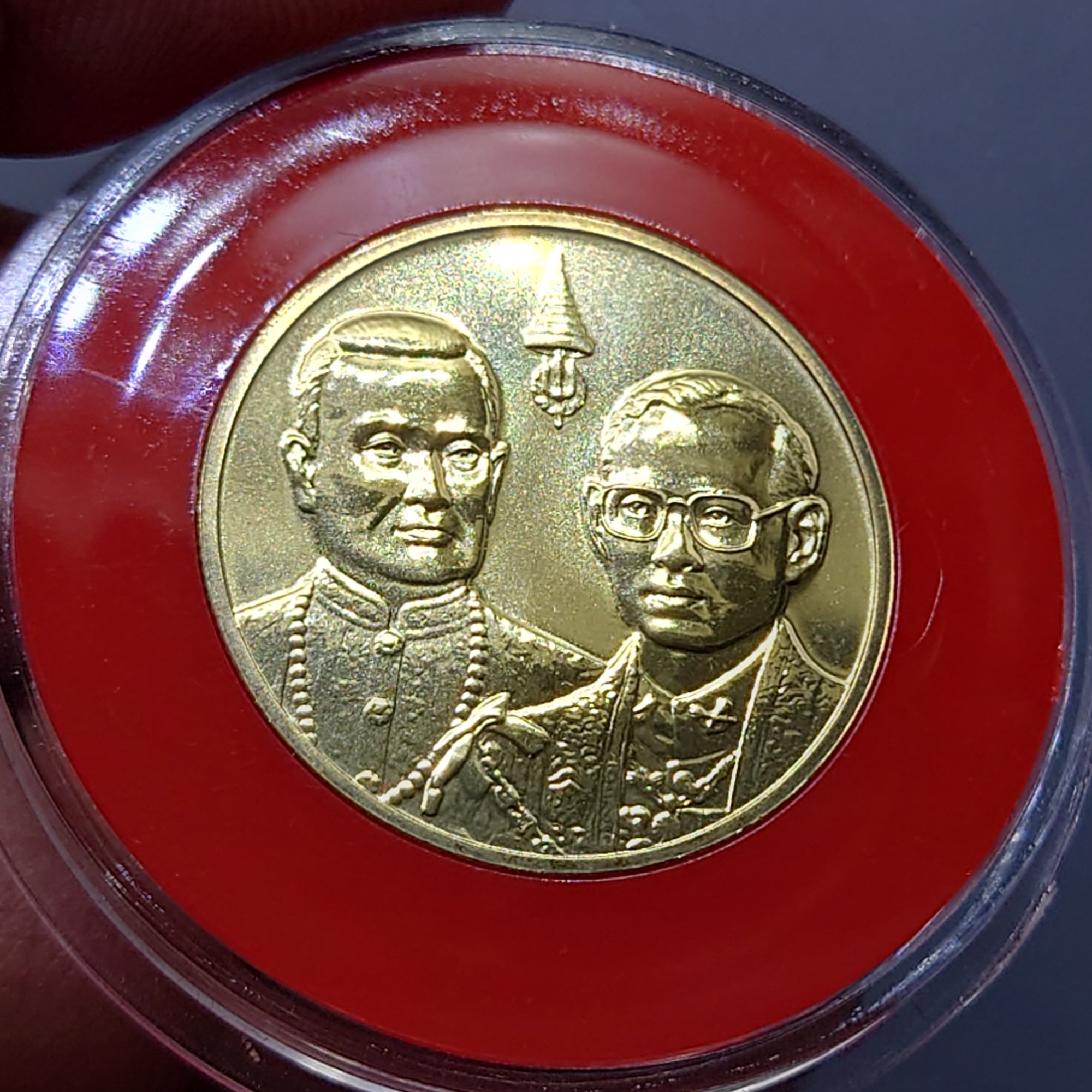 เหรียญทองคำ ชนิดราคา 6000 บาท (หนัก 15 กรัม) ที่ระลึกพระราชพิธีสมมงคลพระชนมายุเท่ารัชกาลที่ 1 พ.ศ.2543