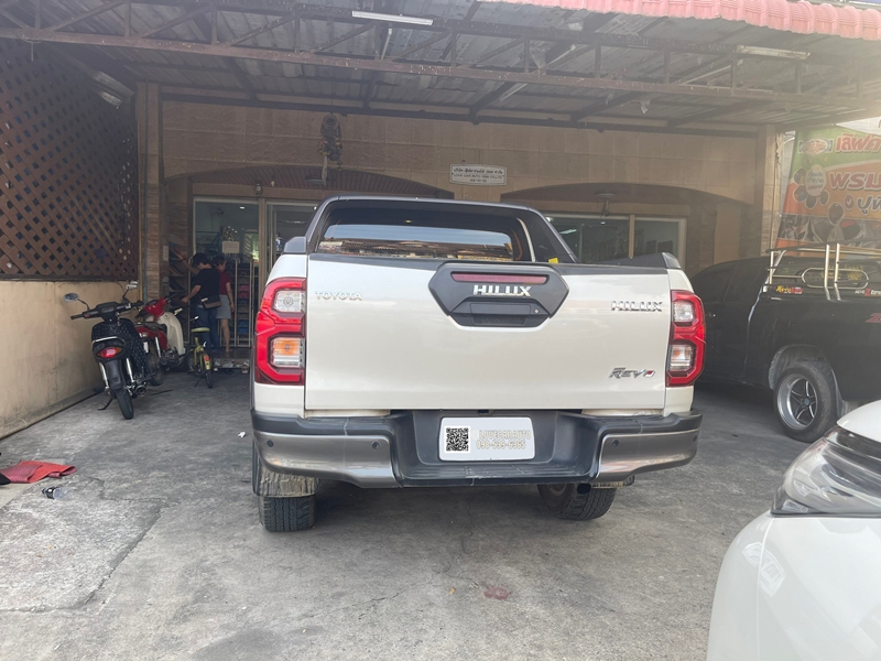 พรมปูพื้นรถยนต์ 7D Toyota Revo 4 Door vvip ด้ายคู่สีแดงไวน์ +ไวนิลเทา