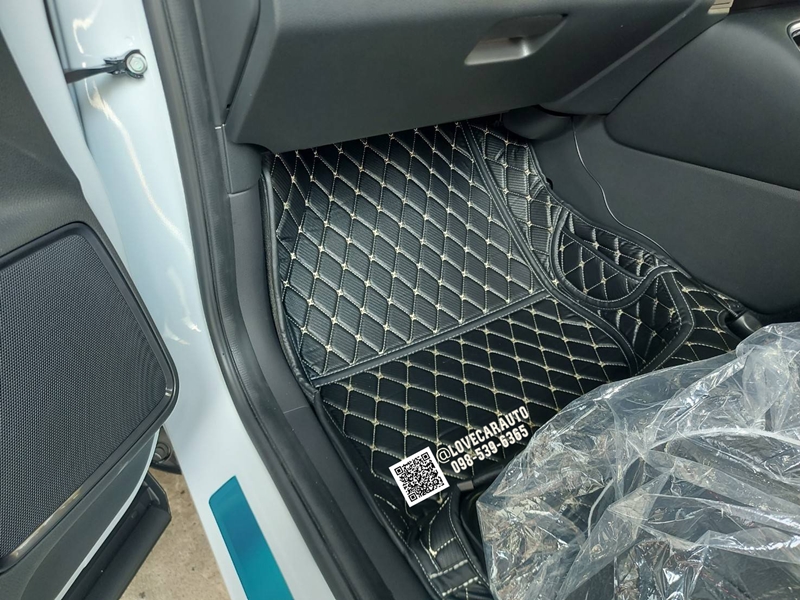 พรมปูพื้นรถยนต์ Honda HR-V 2023 พรม6D สีดำด้ายทอง ลายเคฟล่า