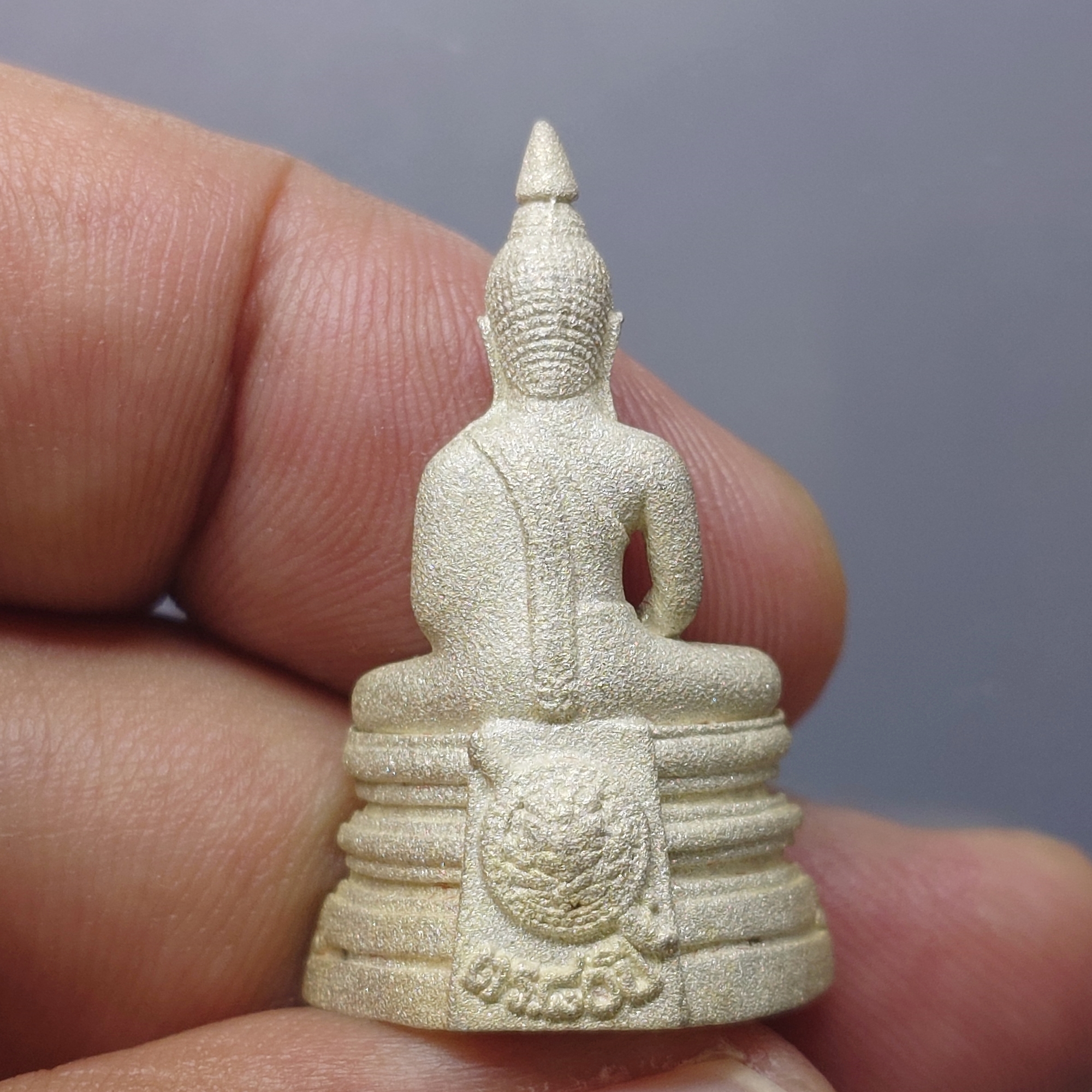 พระพุทธโสธร เนื้อเงินพ่นทราย รุ่นประวัติศาสตร์ 80 ปี กรมตำรวจ พ.ศ.2538 เนื้อเงินพ่นทราย พร้อมกล่องเดิม