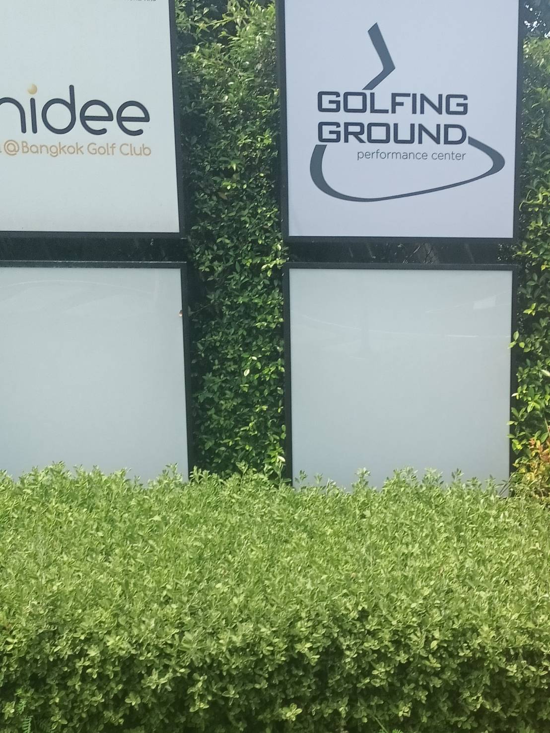 งานพิมพ์สติกเกอร์ติดผนังติดปูน งานGOLFING GROUND