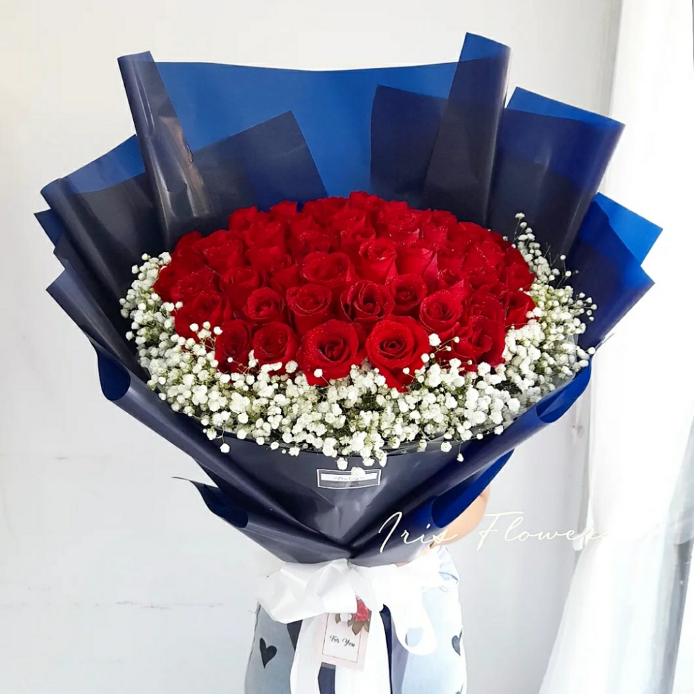 ช่อดอกกุหลาบสีแดง 40 ดอก
