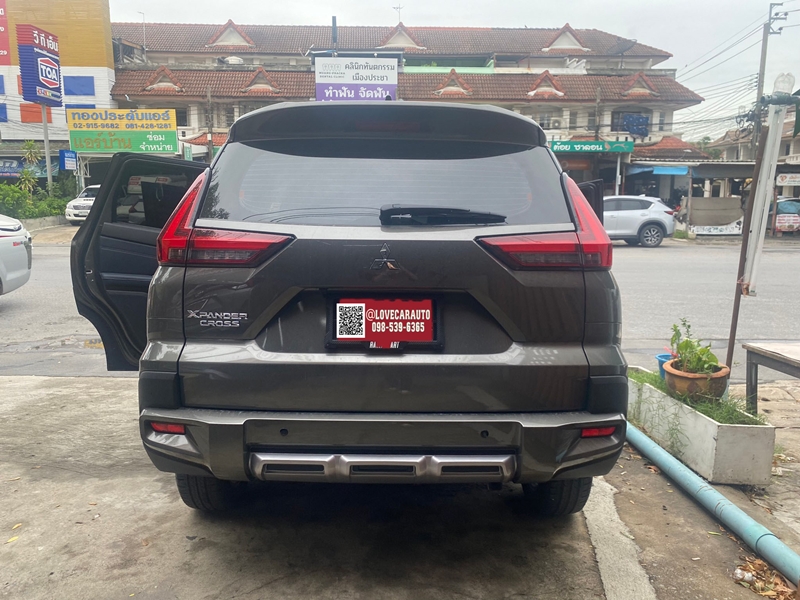 พรมปูพื้นรถยนต์ Mitsubishi Xpander 2023 พรมVVIPด้ายคู่ สีดำด้ายทอง