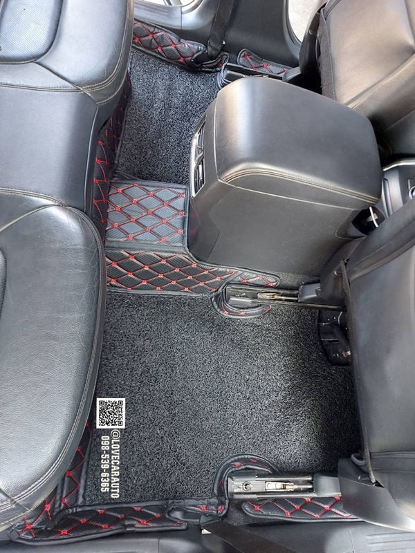 พรมปูพื้นรถยนต์ 8D mazda cx5 2018 สีดำด้ายแดงเย็บติดไวนิลดำ