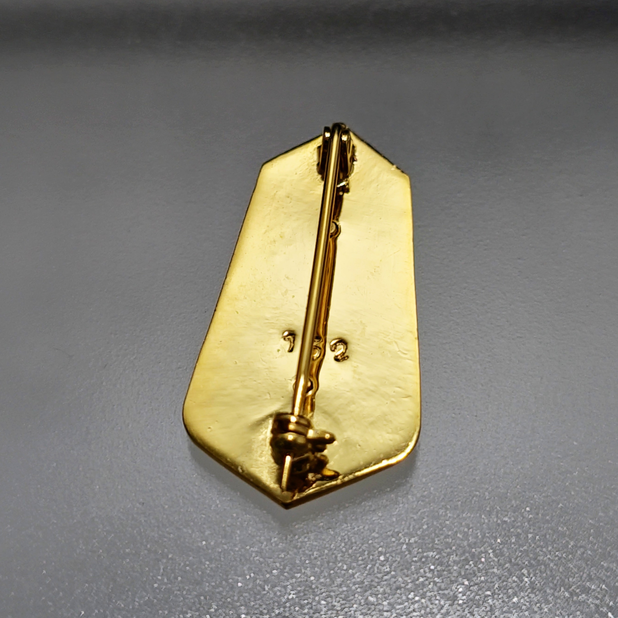 เข็มกลัด เข็มที่ระลึก ญสส ฉลองพระชันษา 99 ปี สมเด็จพระญาณสังวร สมเด็จสังฆราช ปี2555 พร้อมกล่องเดิม