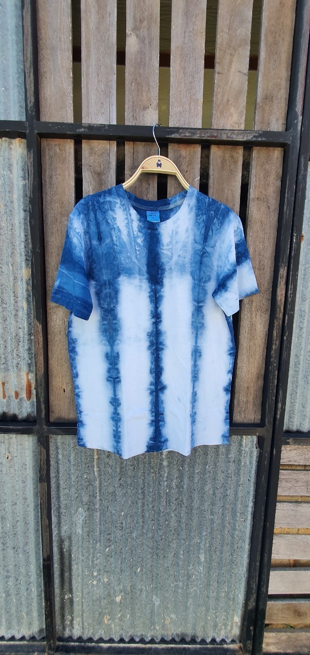 เสื้อยืดมัดย้อม ลายทางตรง