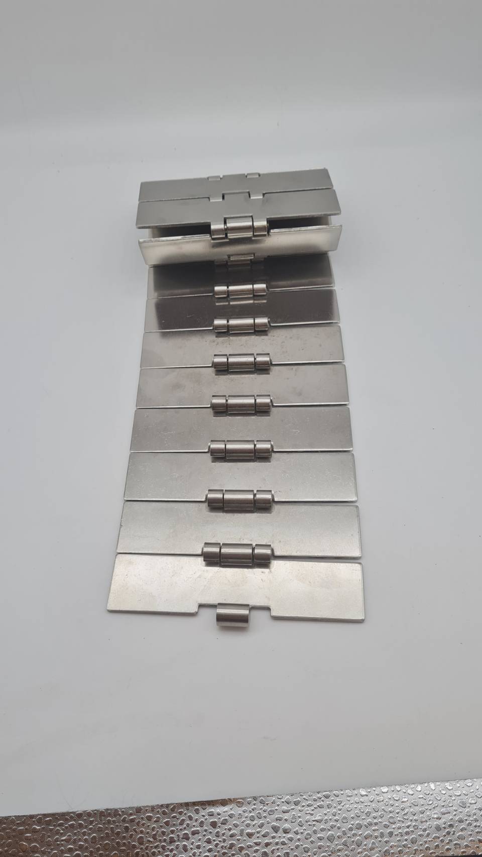 821-K600 stainless steel top chain(304) กว้าง 152มิลลิเมตรสายพานลำเรียงแบบ สแตนเลส ความแข็งแรงสูงใช้งานขนถ่ายลำเรียงในโรงงานสามารถประกอบติดตั้งได้ง่าย