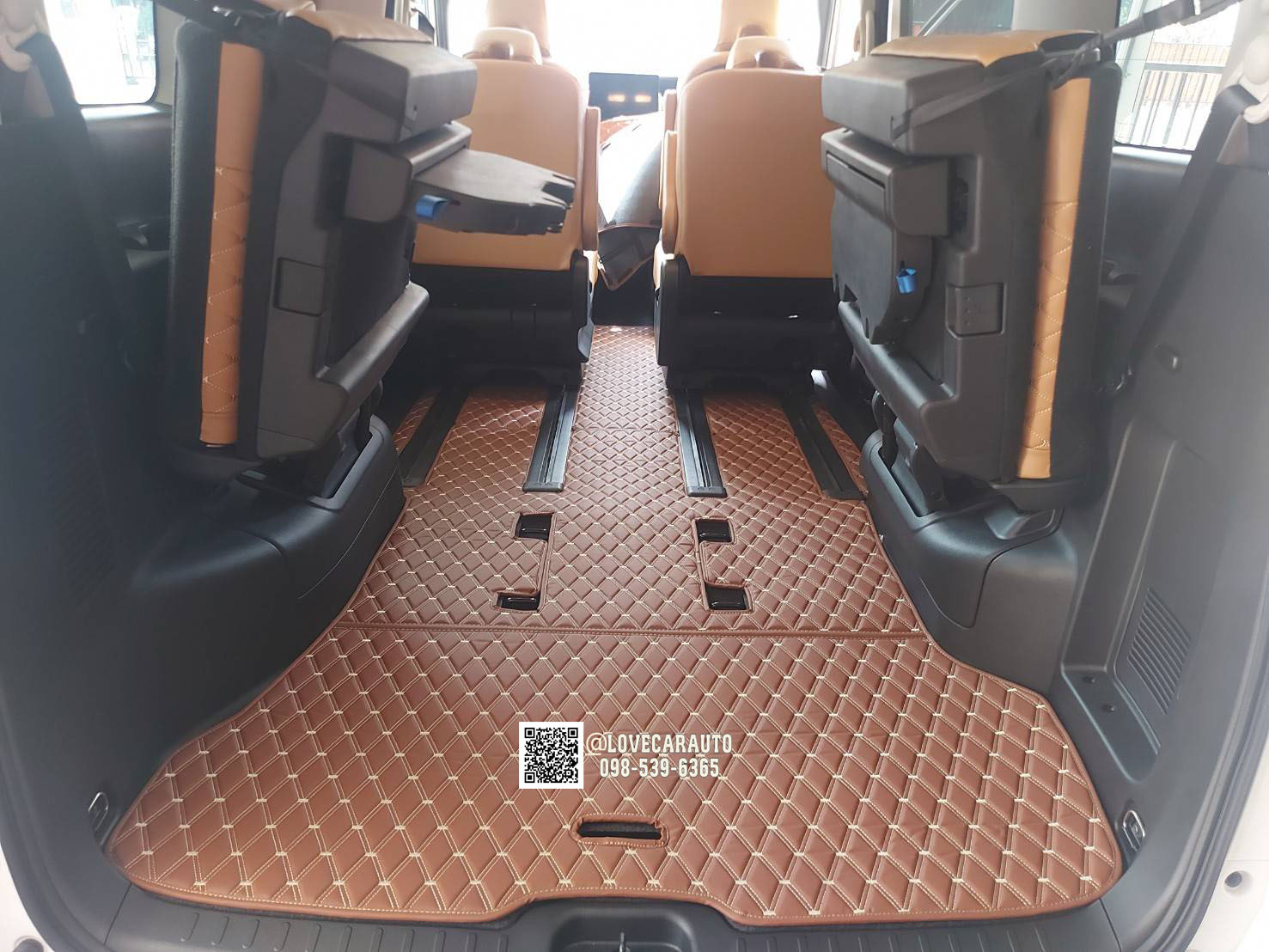 พรมปูพื้นรถยนต์ 6D Nissan Serena สีน้ำตาลเข้ม VVIP