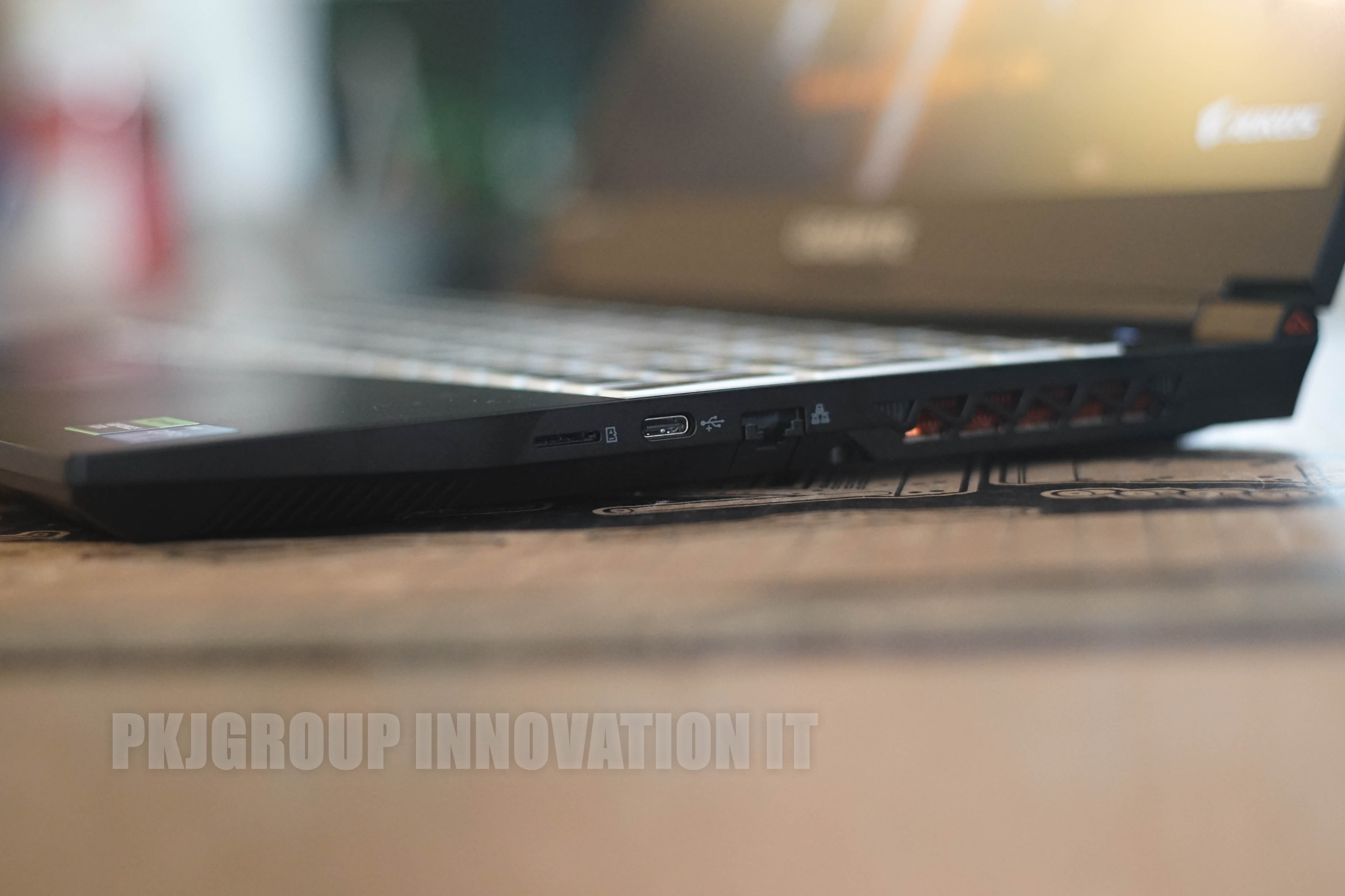 โน๊ตบุ๊คเล่นเกมมือสอง Gigabyte G5 KF5-H3TH393KH i7-13620H RAM 16 GB M.2 512 GB RTX4060