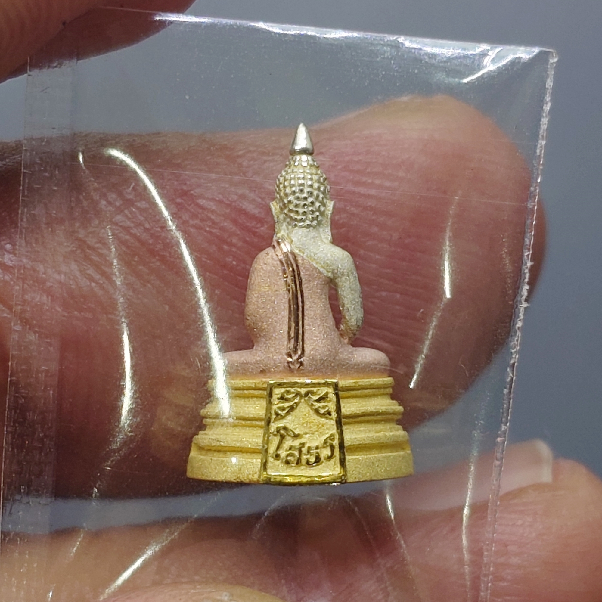 พระพุทธโสธร ลอยองค์ เนื้อเงินสามกษัตริย์ ญสส. รุ่นทูลเกล้ามหามงคล พิธีใหญ่ วัดบวรนิเวศวิหาร พ.ศ.2544 พร้อมกล่องเดิม ซีลเดิม