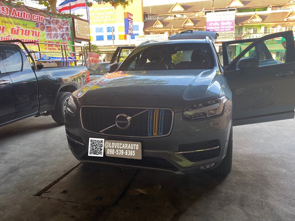 พรมปูพื้นรถยนต์ 6D Volvo XC90 ปี 2017 ลายเคฟล่าสีดำด้ายทอง