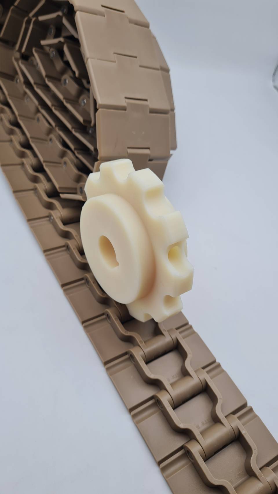 828-K330 สาพาน top chain ความกว้าง 82 มิลลิเมตรเป็นสายพานรุ่นข้อใหญ่ ใช้งานทนทานไม่แตกง่าย