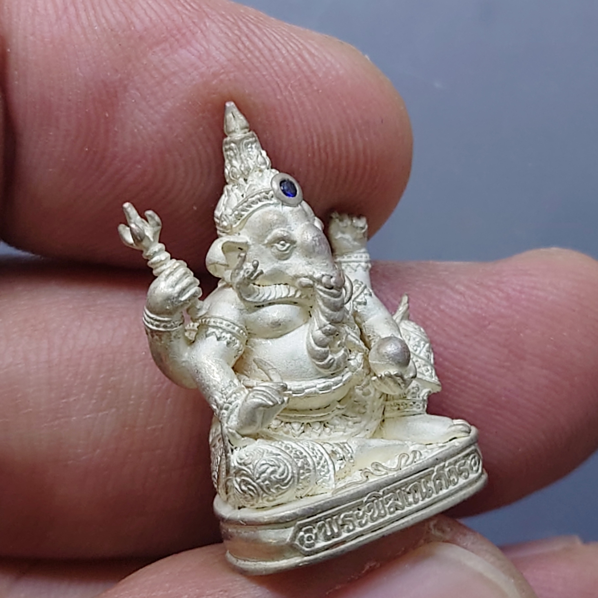 พระพิฆเนศ เทวสถานโบสถ์พราหมณ์ เนื้อเงิน 99.9% พิมพ์ใหญ่ ปี2539 พร้อมกล่องเดิม