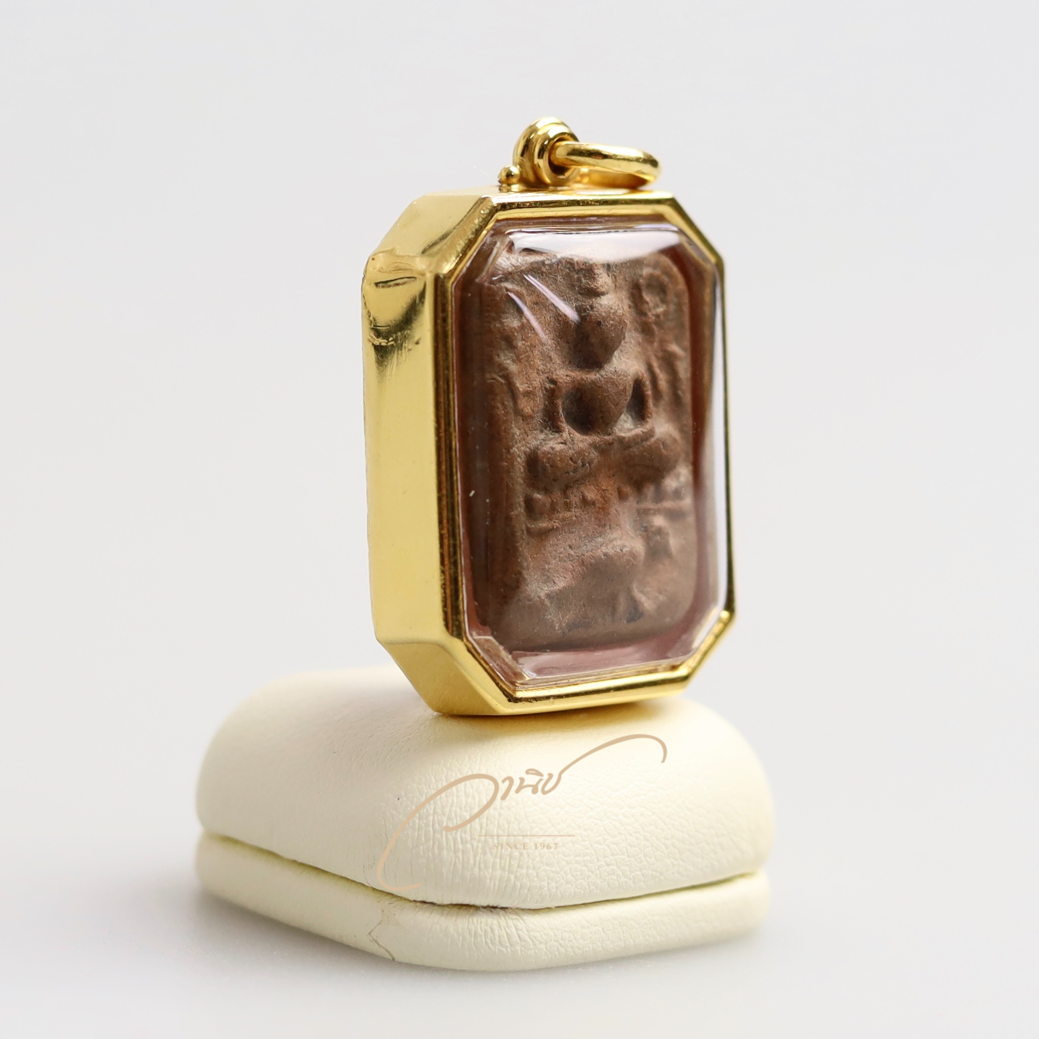 ร้านเลี่ยมพระในอยุธยา รับเลี่ยมพระกันน้ำ รอรับได้เลย ร้านอยู่ในตัวเมืองอยุธยา (ห้างทองทองดี)