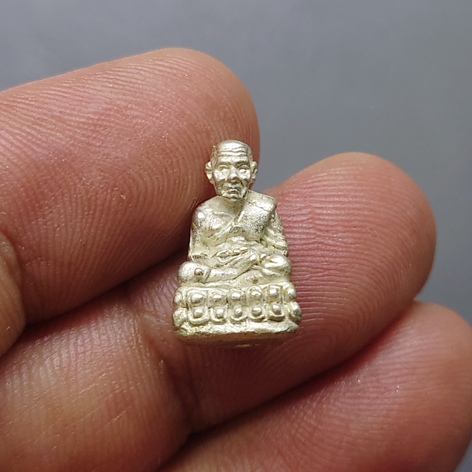 พระกริ่งหลวงพ่อทวด วัดช้างให้ รุ่นสร้างวิหาร อาจารย์นอง วัดทรายขาว ปัตตานี ปี2537 พร้อมกล่องเดิม