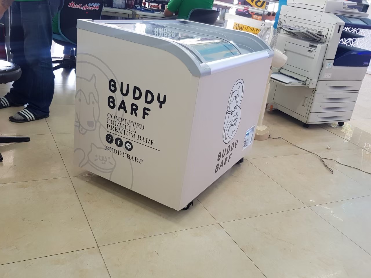 ป้ายงานพิมพ์สติกเกอร์ติดตู้แช่เย็น