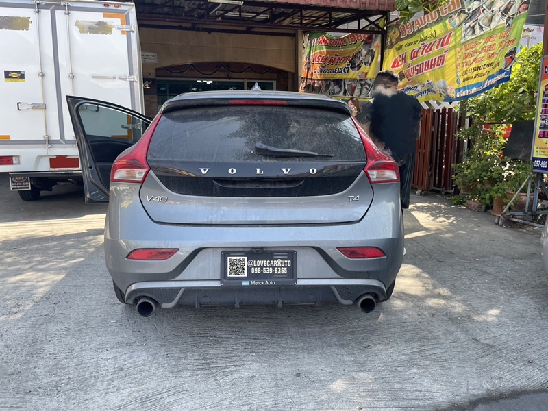 พรมปูพื้นรถยนต์ 6D Volvo V40 T4 2013