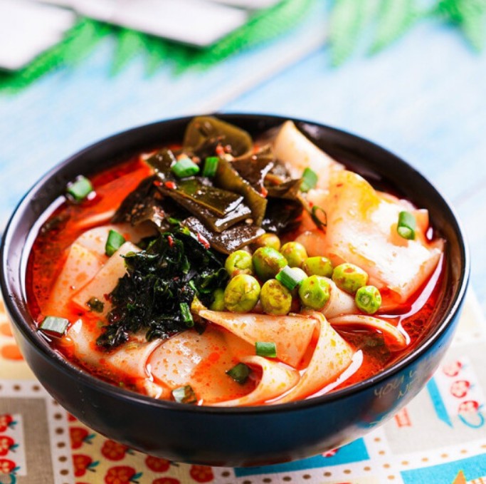 ก๋๋วยเตี๋ยวหม่าล่าเผ็ดชา เส้นใหญ่มันฝรั่ง ตรา Baijia Bigboss160g