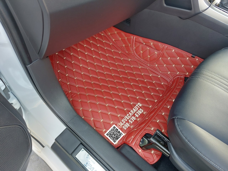 พรมปูพื้นรถยนต์ mitsubishi Xpander Cross 2023 สีแดงไวน์