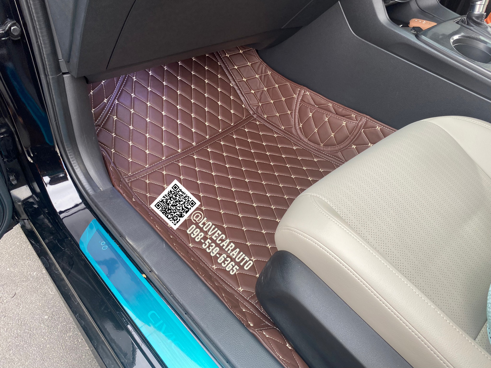 พรมปูพื้นรถยนต์ 6D Honda Civic FE 2022 สีกาแฟ