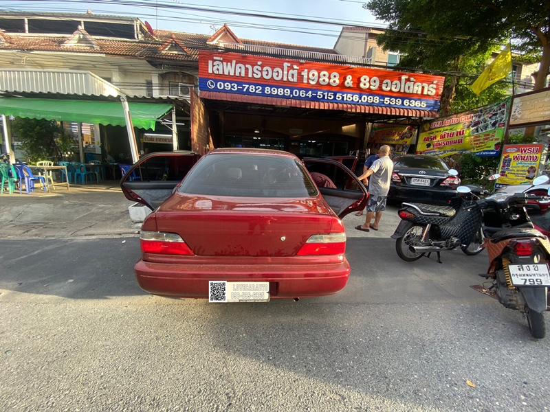 พรมปูพื้นรถยนต์ Toyota Soluna โฉมแรก สีดำด้ายแดง+ไวนิลแดง