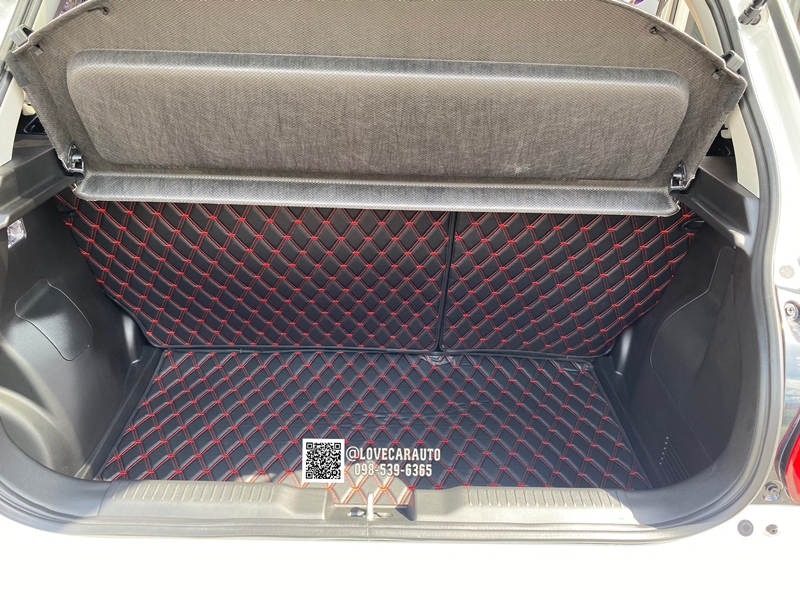 พรมปูพื้นรถยนต์ suzuki Swift 2023 VVIPด้ายคู่ สีดำด้ายแดง