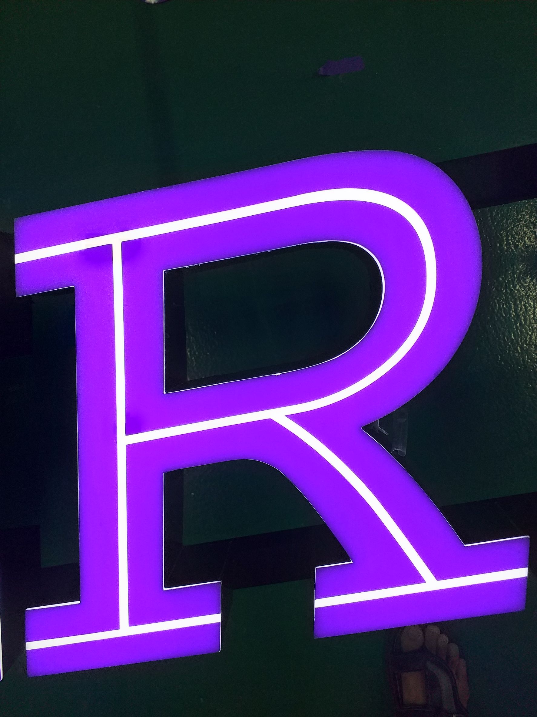 ป้ายไฟร้านอาหาร ป้ายไฟร้านเครื่องดื่ม ป้ายไฟตัวอักษรออกไฟแอลอีดี พร้อมโครงเหล็ก งานOAKBERRY ACAI BOWLS