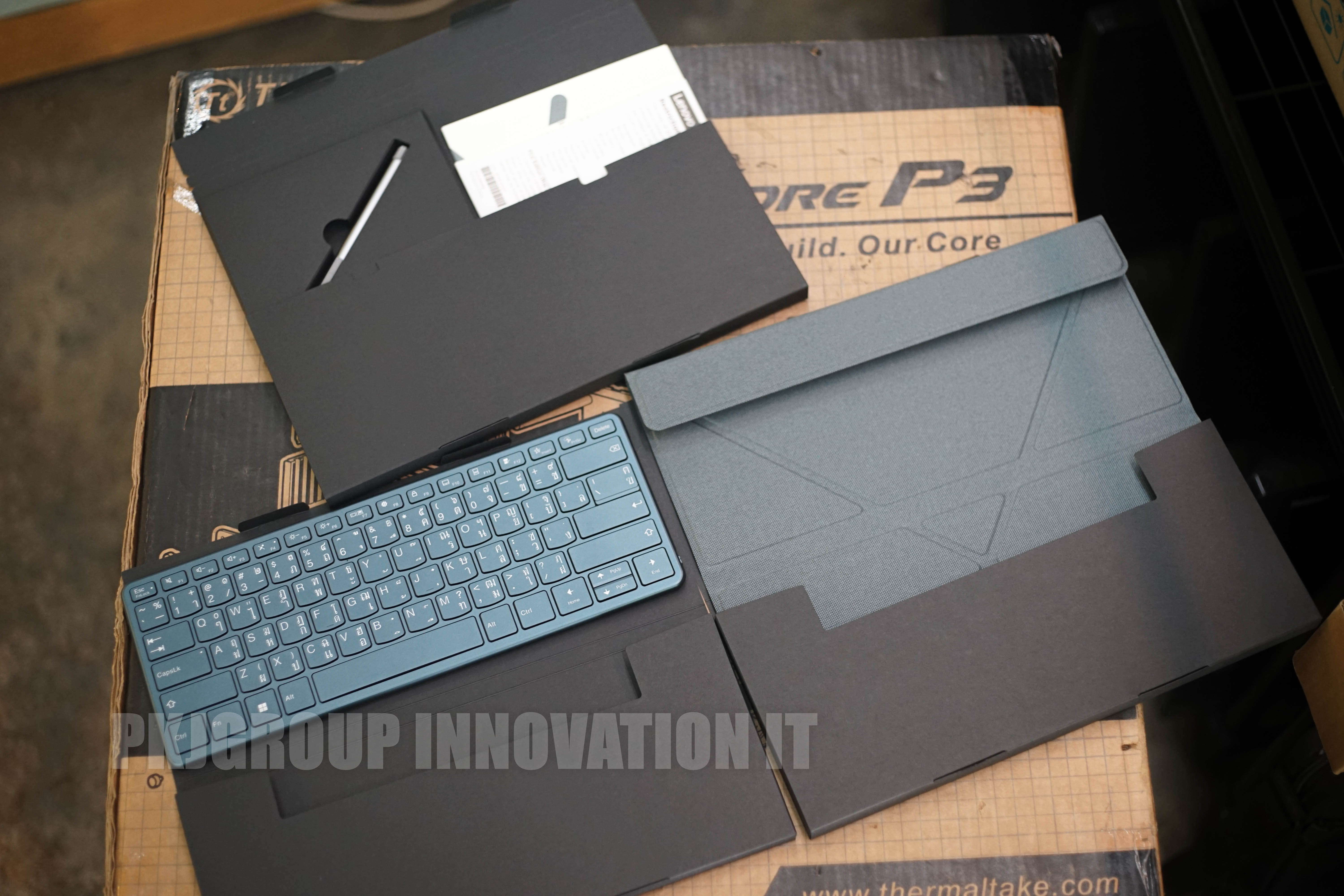 โน๊ตบุ๊คทำงานจอสัมผัสคู่มือสอง Lenovo Yoga book 9 13IRUB 82YQ000PTA i7-1355U RAM 16 GB M.2 1 TB