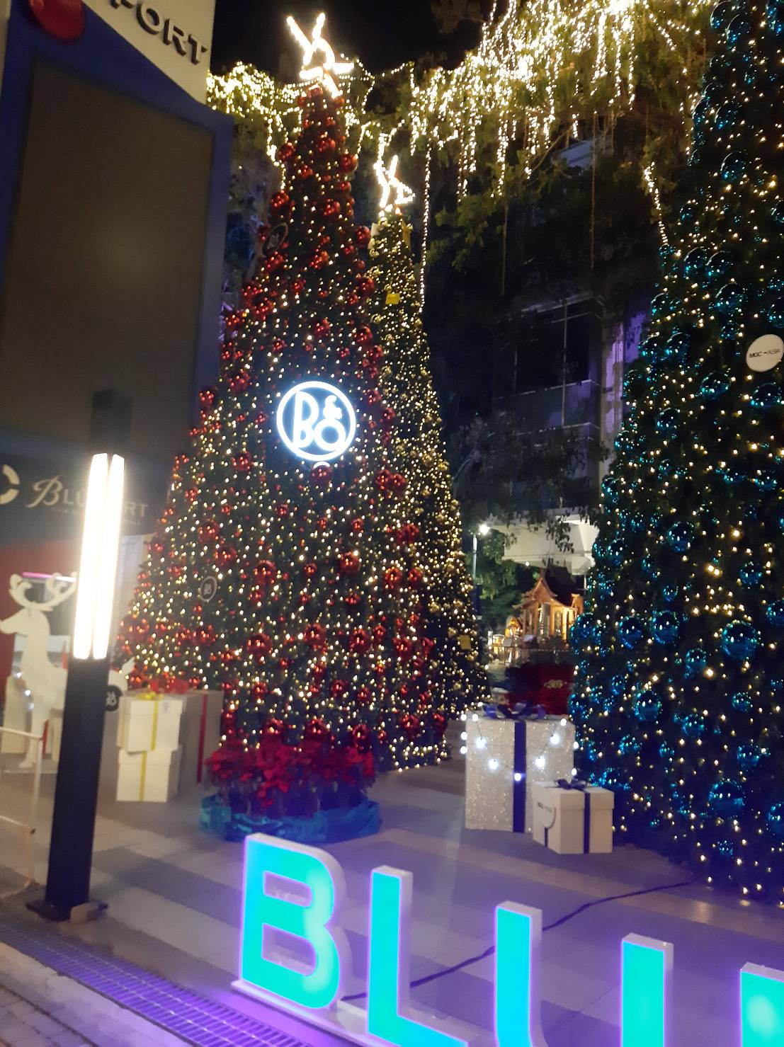 ป้ายตัวอักษรออกไฟแอลอีดี ตกแต่งงานคริสมาสต์ งานBLUPORT