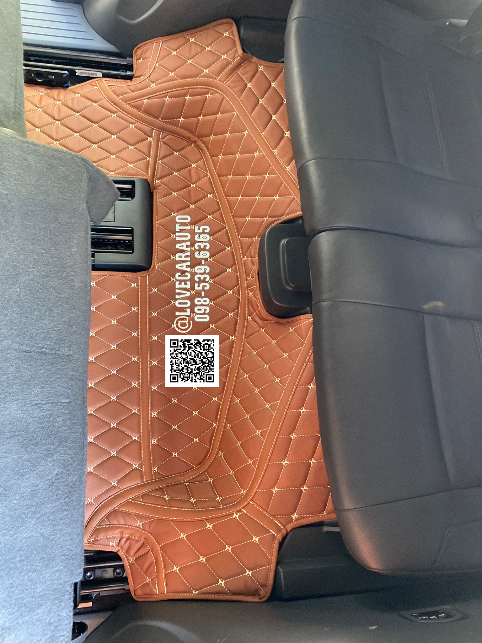 พรมปูพื้นรถยนต์ 7D Ford Everest 2019 สีน้ำตาลเข้ม+ไวนิลสีครีม