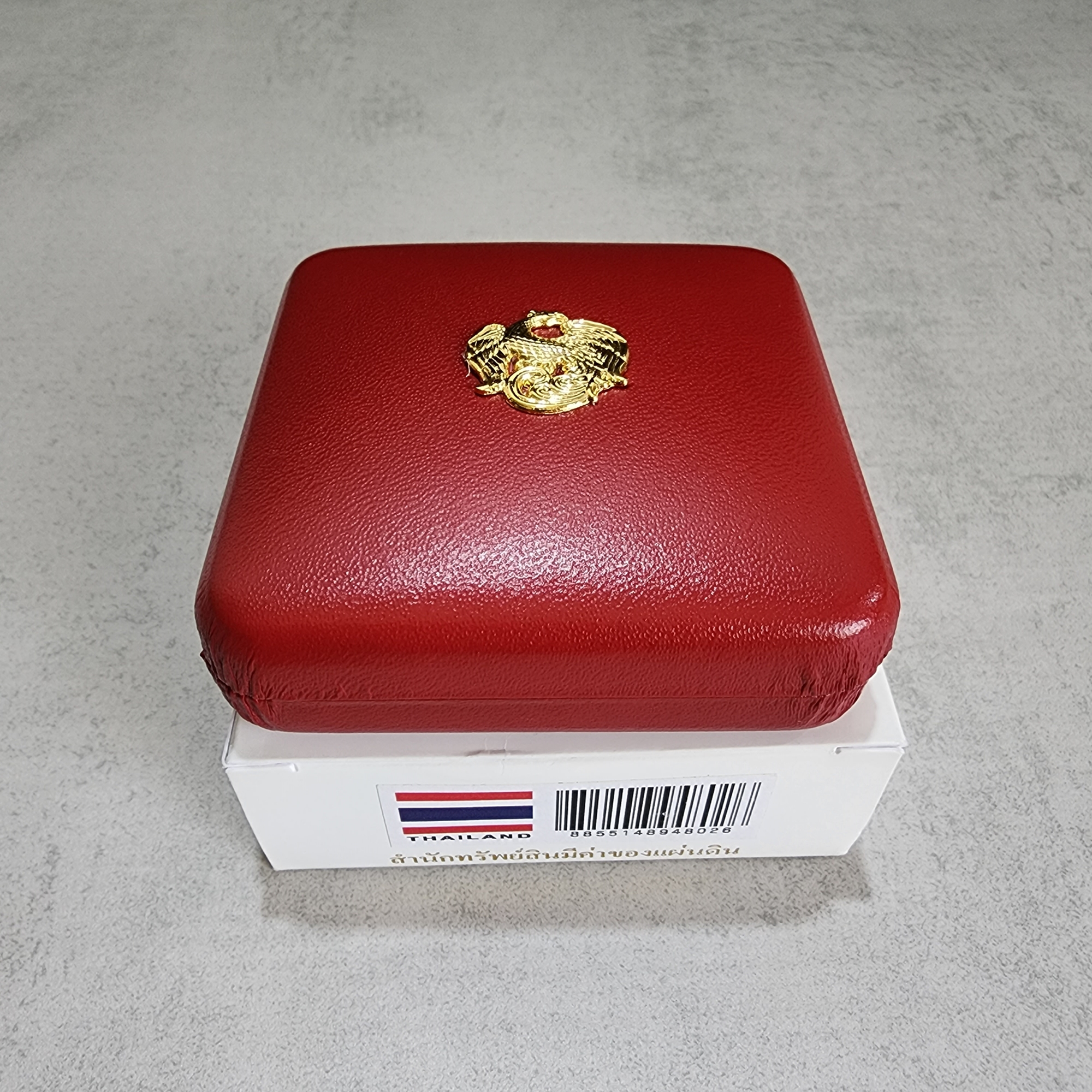 เหรียญทองคำ 6000 บาท (น้ำหนัก 15 กรัม ) ที่ระลึกเฉลิมพระชนมพรรษา 6 รอบ รัชกาลที่9 พ.ศ.2542 พร้อมกล่อง