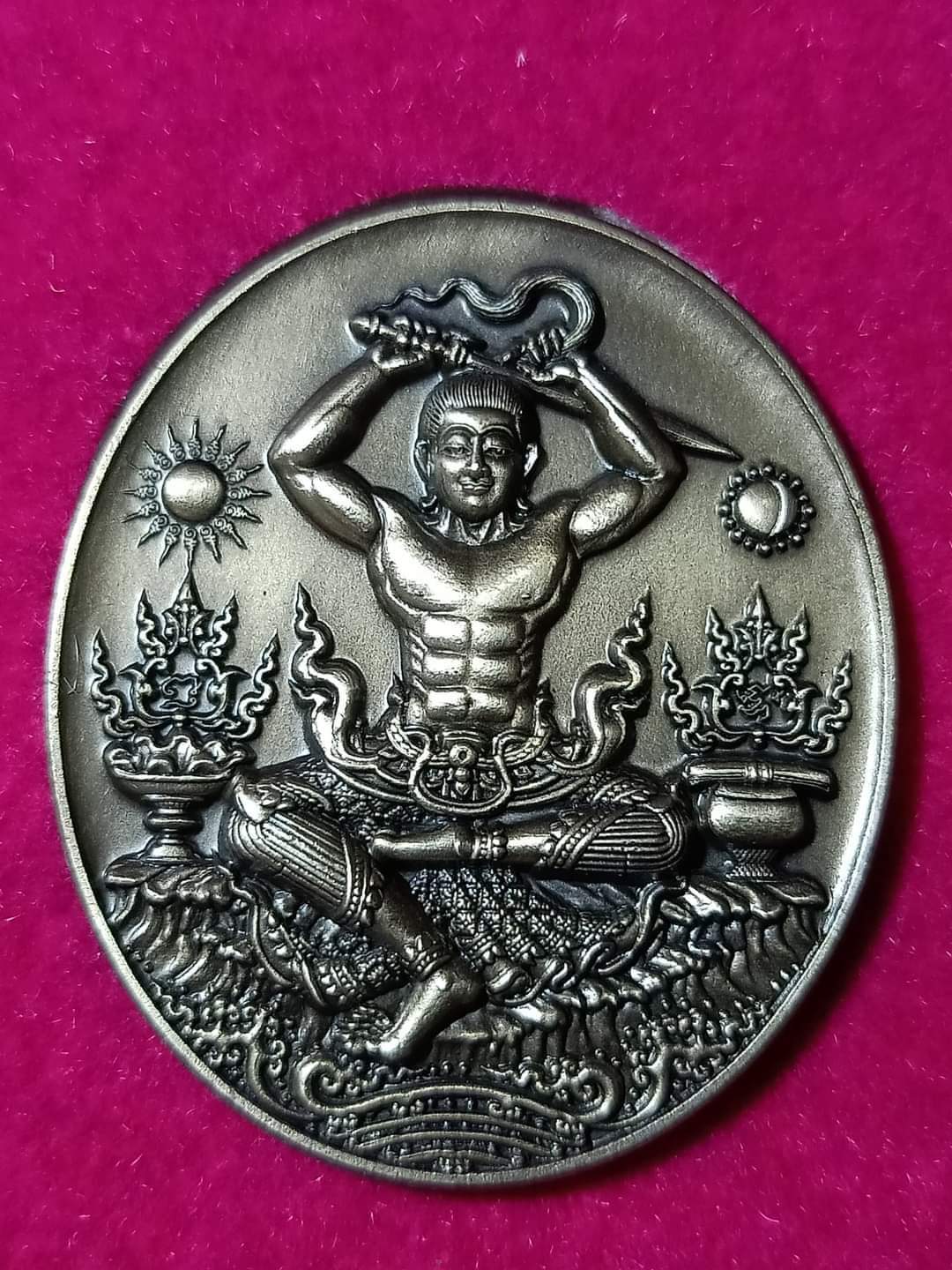 ชุด 3 เหรียญ (เนื้ออัลปาก้า ทองเหลือง ทองแดง ซาติน) เหรียญพุทธศิลป์ เจ้าชายสิทธธัตถะ หลวงปู่จื่อ วัดเขาตาเงาะ จ.ชัยภูมิ 2562 พร้อมกล่องเดิม