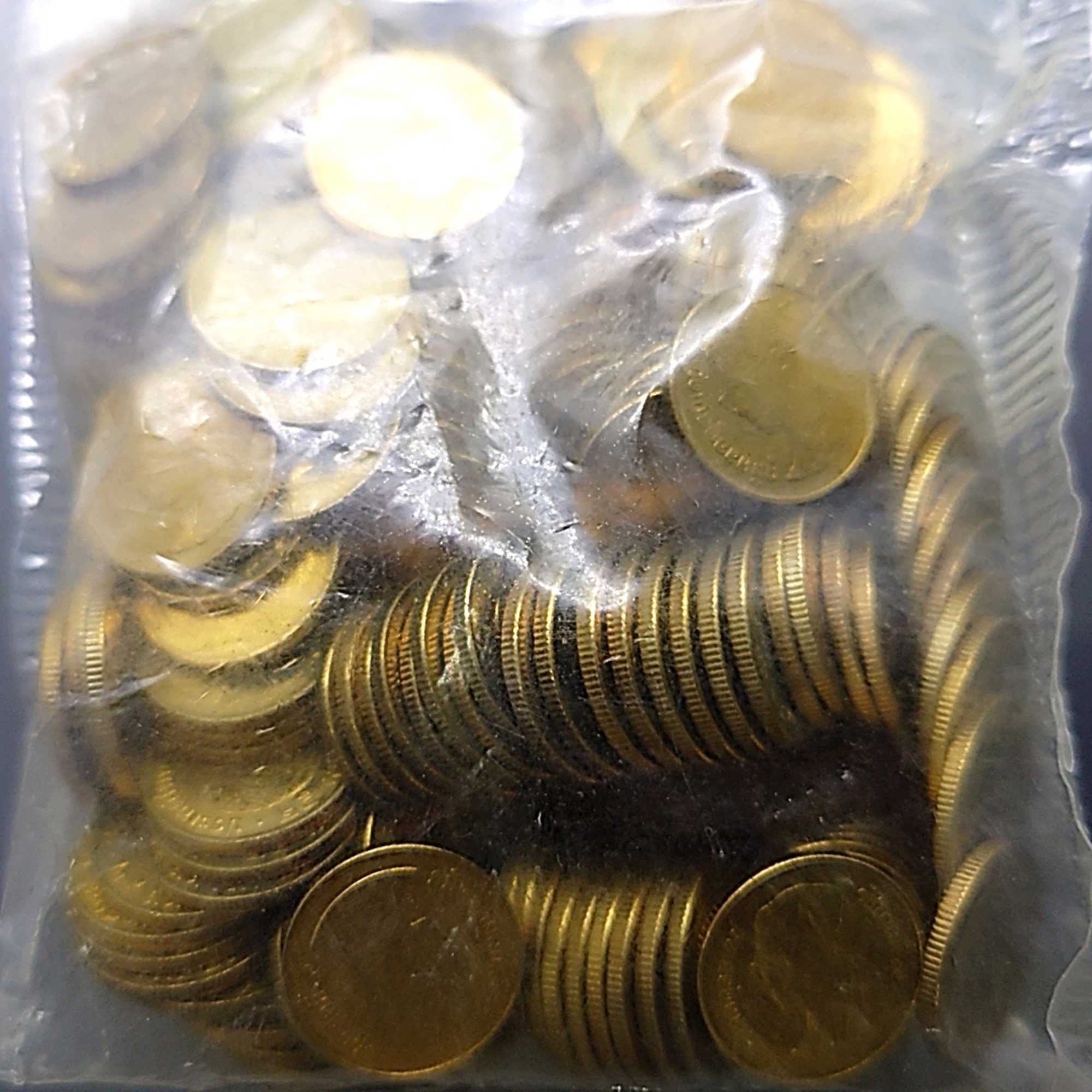 เหรียญยกถุง (ถุงเปิด 200 เหรียญ) เหรียญหมุนเวียน 25 สตางค์ อลูมิเนียมบรอนซ์ ปี พ.ศ.2538 ไม่ผ่านใช้ (ตัวติดอันดับ6)